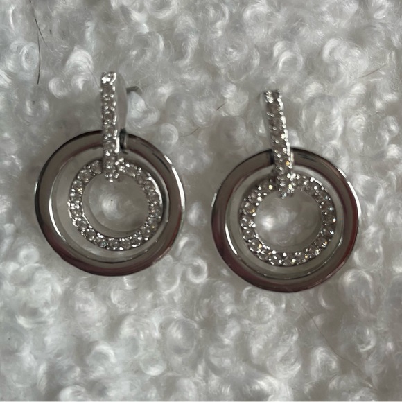 Swarovski circle pendant necklace, bracelet, earring set. - Picture 12 of 16